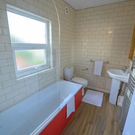 Spacious 5 Bed House, Perfect For Groups, Great Location Liverpool Exterior photo