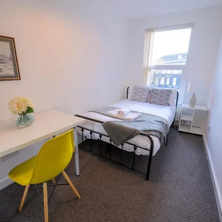 Spacious 5 Bed House, Perfect For Groups, Great Location Liverpool Exterior photo