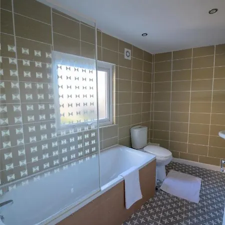 Spacious 5 Bed House, Perfect For Groups, Great Location Liverpool Exterior photo