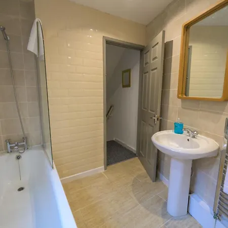 Spacious 5 Bed House, Perfect For Groups, Great Location Liverpool Room photo